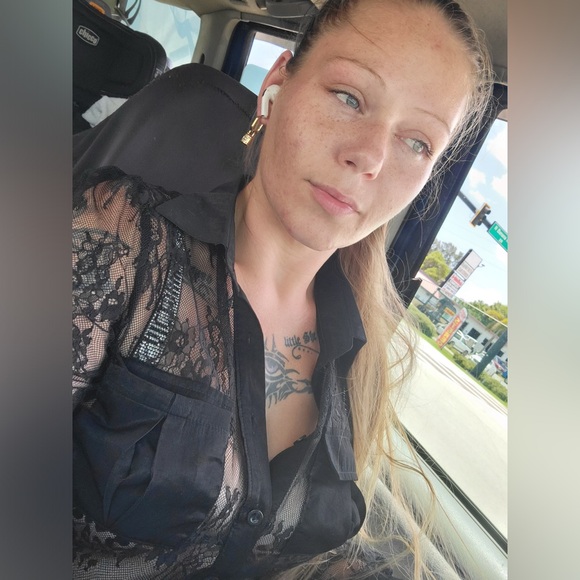 Meet your Posher, Cristyn - Picture 5 of 8